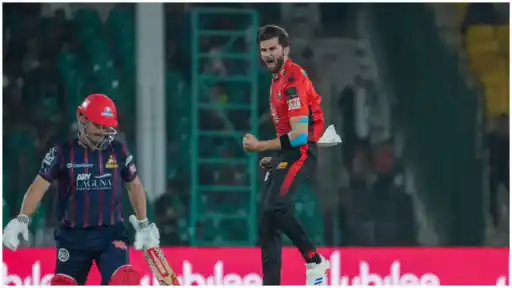 _Lahore Qalandars vs Karachi Kings.webp